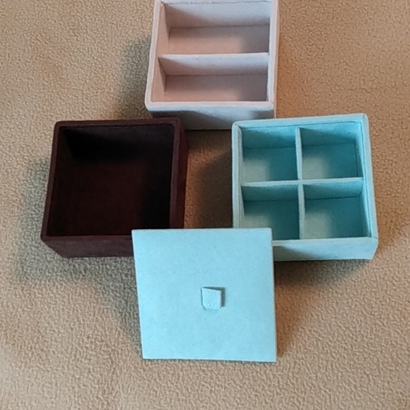 Stackable ultrasuede jewelry trays - Picture 2 of 3